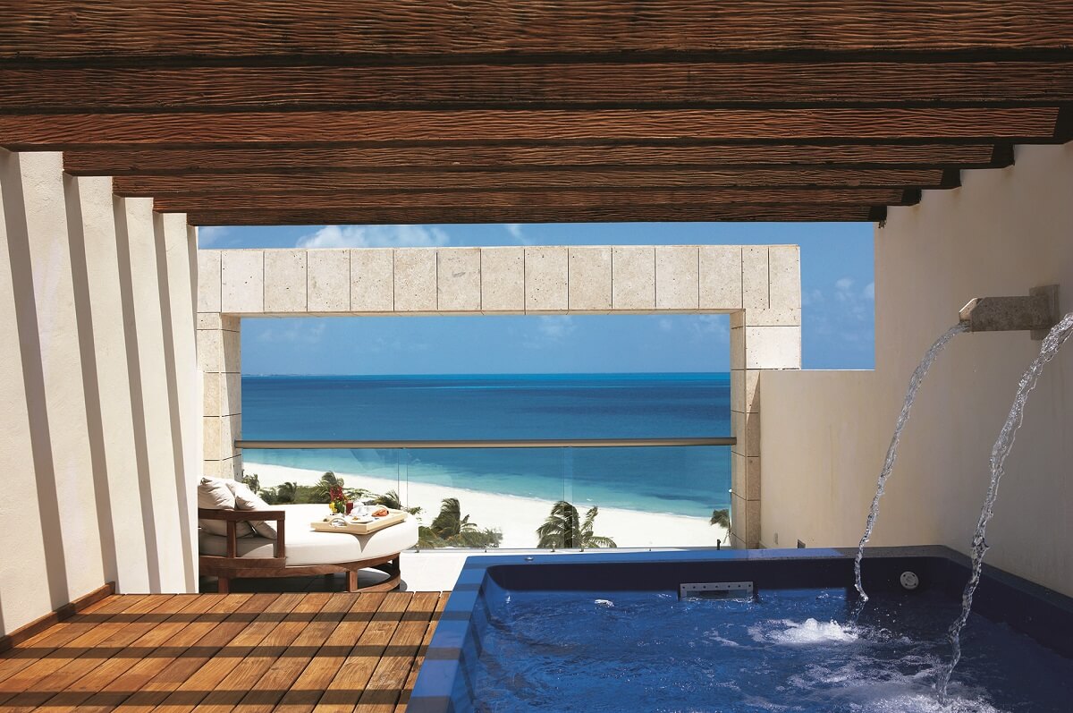 rooftop terrace with plunge pool and ocean view