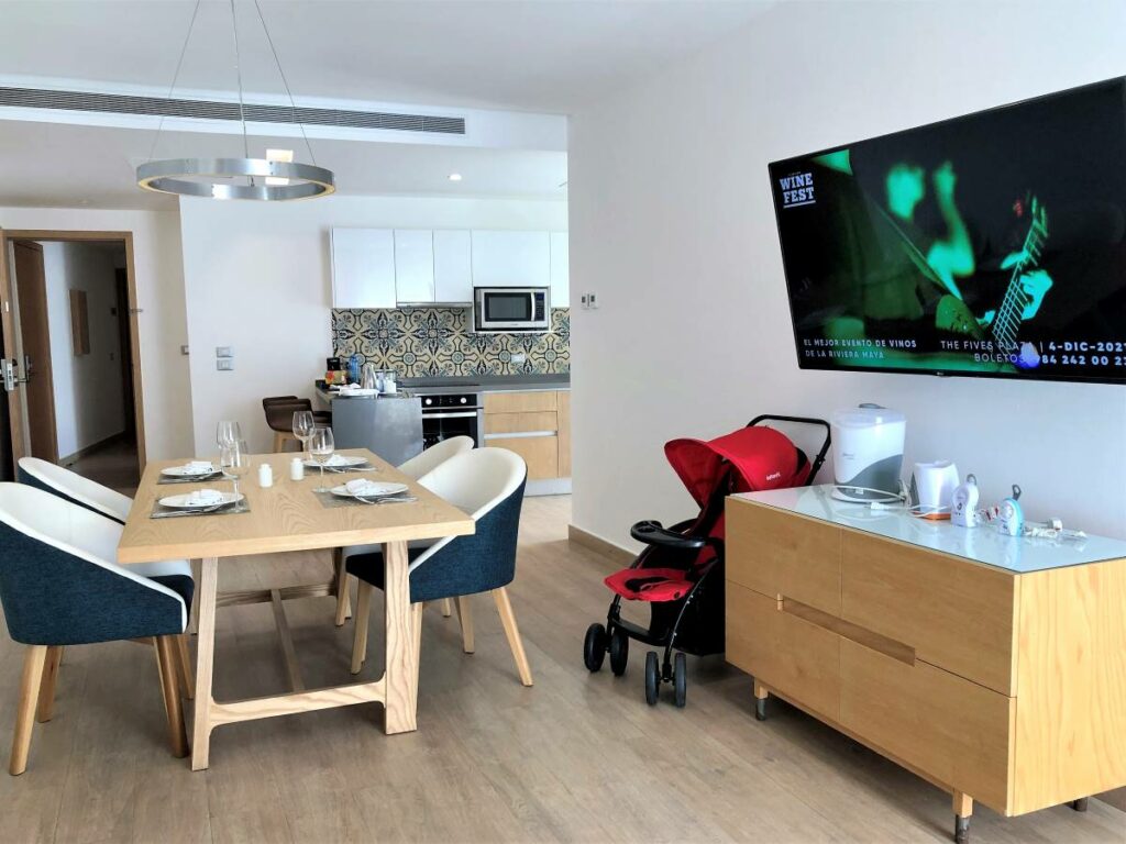 Residence livingroom with baby amenities