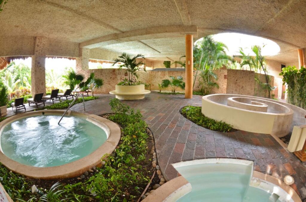 Hotel spa with jacuzzis and wet areas