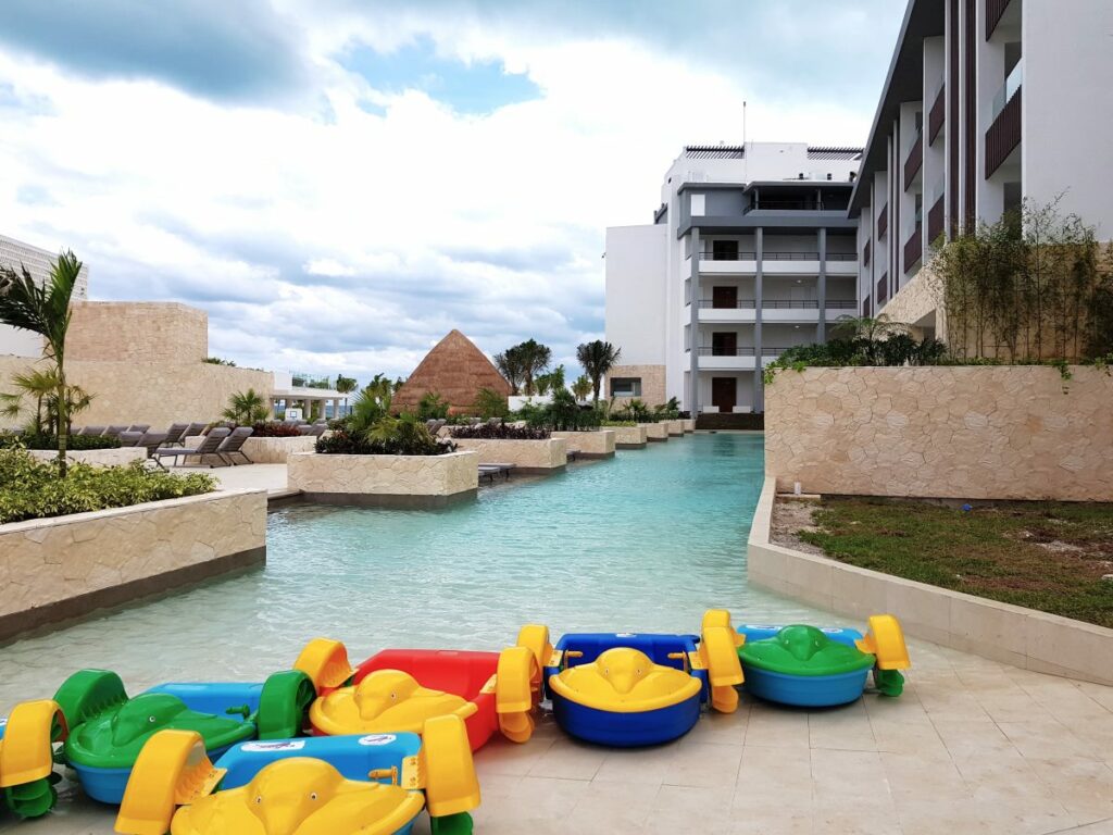 Activities at the pool of majestic elegance costa mujeres