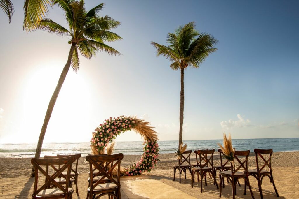 beach wedding ceremony in playa del carmen